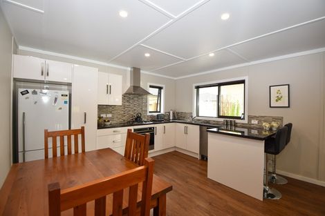 Photo of property in 51 Hilton Road, Carterton, 5713