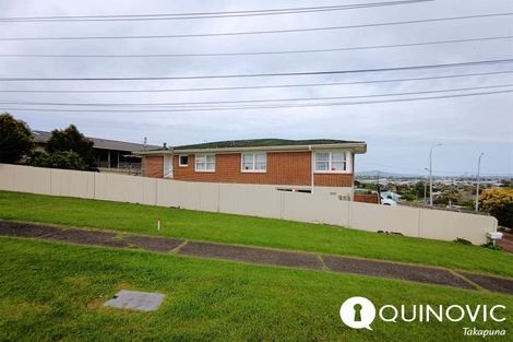 Photo of property in 520 Glenfield Road, Glenfield, Auckland, 0629