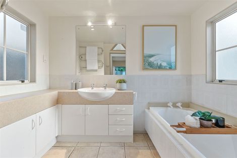 Photo of property in 1/35 Newhaven Terrace, Mairangi Bay, Auckland, 0630