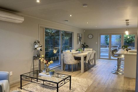 Photo of property in 4a Bemrose Place, Cockle Bay, Auckland, 2014