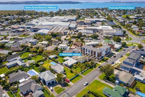 Photo of property in 7 Abbotleigh Avenue, Te Atatu Peninsula, Auckland, 0610