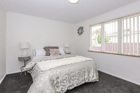 Photo of property in 38 Woodford Avenue, Henderson, Auckland, 0610