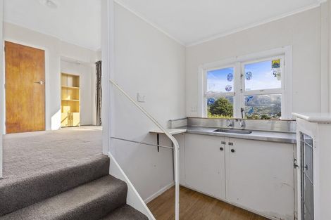 Photo of property in 34 Raroa Terrace, Tawa, Wellington, 5028