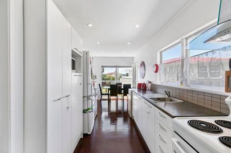 Photo of property in 123 Riverpark Crescent, Henderson, Auckland, 0610