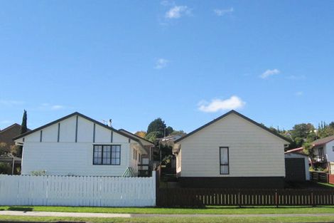 Photo of property in 1/16 De Quincey Terrace, Highland Park, Auckland, 2010