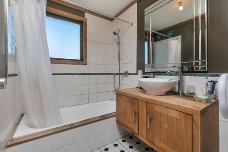 Photo of property in 36 Arlette Place, Massey, Auckland, 0614