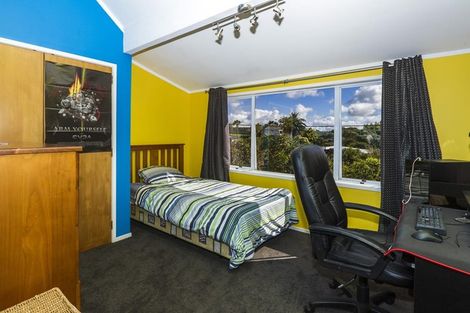 Photo of property in 1/45 Matipo Road, Mairangi Bay, Auckland, 0630