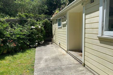 Photo of property in 2 Kopiko Way, Brooklyn, Wellington, 6021