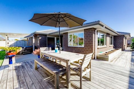 Photo of property in 37 San Priamo Place, Paraparaumu Beach, Paraparaumu, 5032