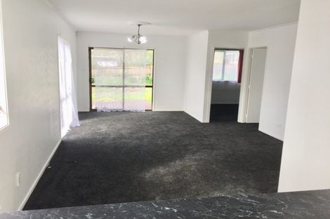 Photo of property in 10 Hamblyn Place, Ranui, Auckland, 0612