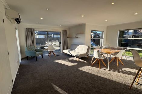 Photo of property in 2 Whio Close, Parklands, Christchurch, 8083