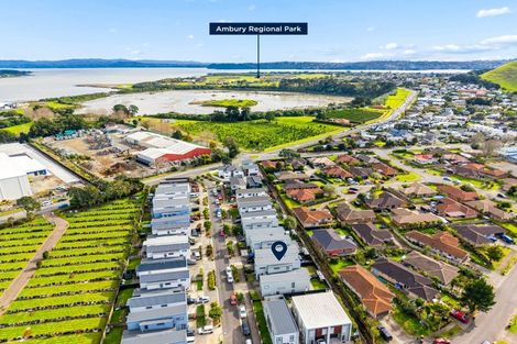 Photo of property in 24 Tapuwae Way, Mangere Bridge, Auckland, 2022