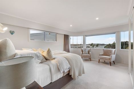 Photo of property in 17 Durness Place, Red Beach, 0932