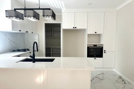 Photo of property in 17b Artesia Close, Shamrock Park, Auckland, 2016