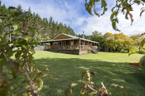 Photo of property in 293 Ararimu Valley Road, Helensville, Waimauku, 0882