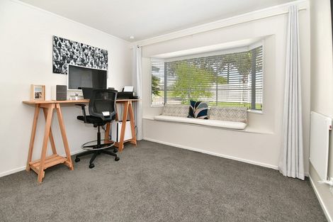 Photo of property in 28 Alec Craig Way, Gulf Harbour, Whangaparaoa, 0930