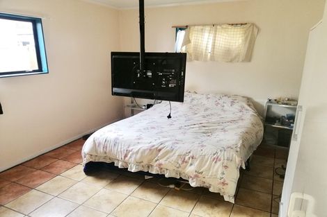Photo of property in 21 Glennandrew Drive, Half Moon Bay, Auckland, 2012