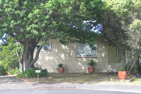 Photo of property in 10 Classic Grove, Bayview, Auckland, 0629