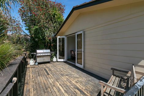 Photo of property in 36 Arlette Place, Massey, Auckland, 0614