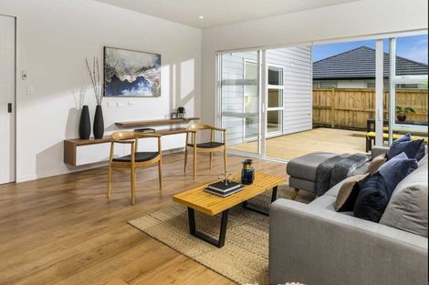 Photo of property in 60 Schoolside Road, Kumeu, 0810