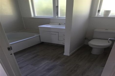 Photo of property in 1/24 Halder Place, Torbay, Auckland, 0632