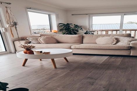 Photo of property in 10 Fordham Street, Beach Haven, Auckland, 0626