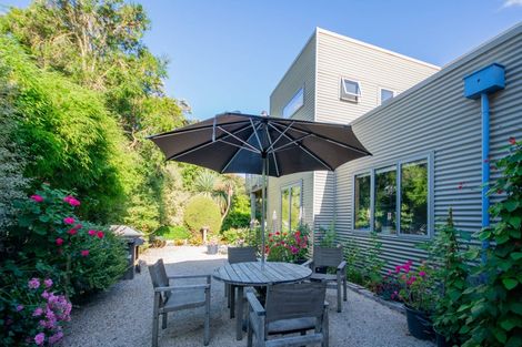 Photo of property in 33 Seaview Lane, Wainui, French Farm, 7582