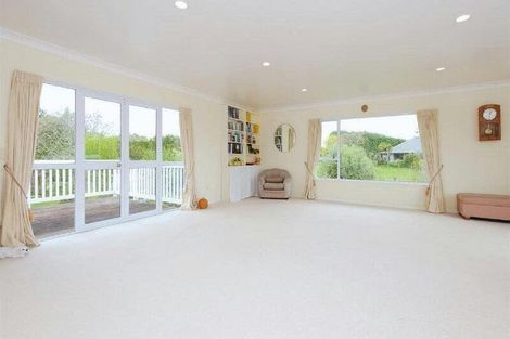 Photo of property in 211 Waihoehoe Road, Drury, 2577