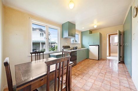 Photo of property in 41 Jaemont Avenue, Te Atatu South, Auckland, 0610
