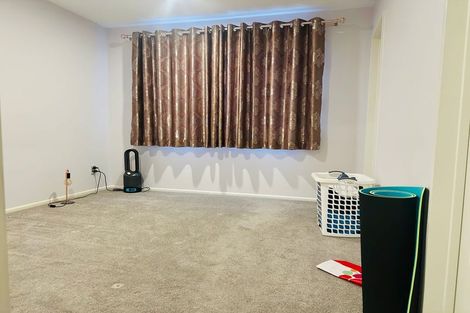 Photo of property in 56a Hutchinson Avenue, New Lynn, Auckland, 0600