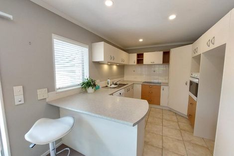 Photo of property in 17a Drake Street, Howick, Auckland, 2014