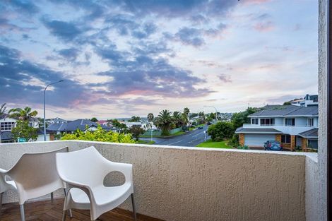 Photo of property in 1/1 Bluefin Way, West Harbour, Auckland, 0618