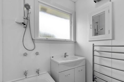 Photo of property in 85 Farquhars Road, Redwood, Christchurch, 8051