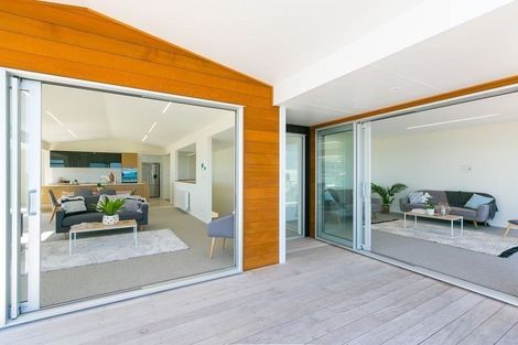 Photo of property in 16 Hine Street, New Plymouth, 4310