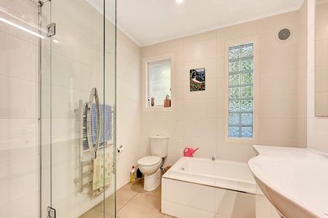 Photo of property in 665 South Titirangi Road, Titirangi, Auckland, 0604