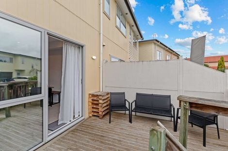 Photo of property in 26/11 Ray Small Drive, Papakura, 2110