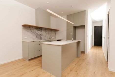 Photo of property in 1/39 Archers Road, Hillcrest, Auckland, 0629