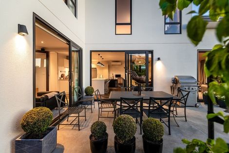 Photo of property in 2 Advance Terrace, Arrowtown, 9302