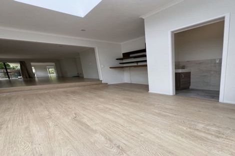 Photo of property in 16 Loloma Drive, Half Moon Bay, Auckland, 2012