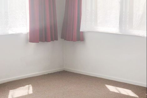 Photo of property in 3 Trinidad Road, Sunnynook, Auckland, 0620