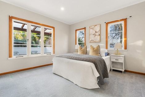 Photo of property in 55 Eastglen Road, Glen Eden, Auckland, 0602