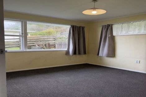 Photo of property in 44 Acacia Avenue, Maungaraki, Lower Hutt, 5010