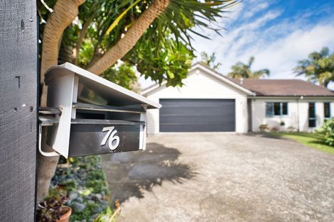 Photo of property in 76 Lothian Brae, Wattle Downs, Auckland, 2103