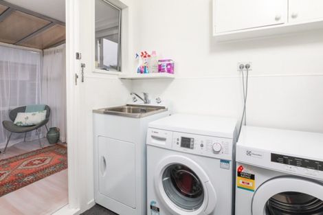 Photo of property in 24 Ranfurly Avenue, Fairfield, Hamilton, 3214