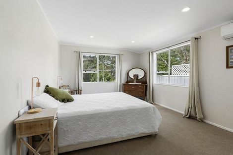 Photo of property in 3 Tirowhanga Road, Paremata, Porirua, 5024