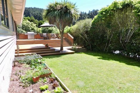 Photo of property in 86 Larsen Crescent, Tawa, Wellington, 5028