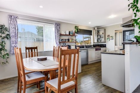 Photo of property in 28 Antrim Place, Nawton, Hamilton, 3200