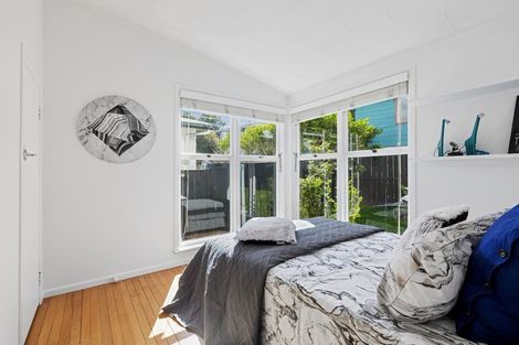 Photo of property in 1/48 Bond Crescent, Forrest Hill, Auckland, 0620