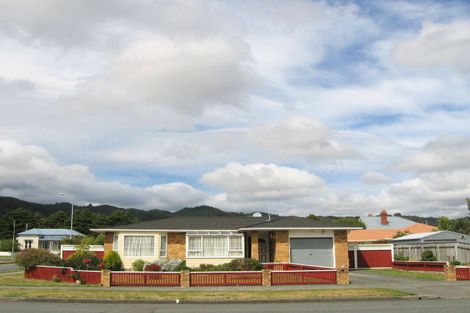 Photo of property in 49 Ararino Street, Trentham, Upper Hutt, 5018
