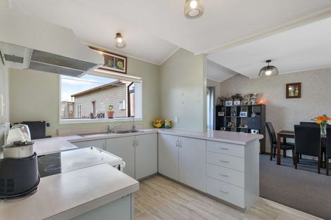 Photo of property in 9 Puriri Road, Pukekohe, 2120